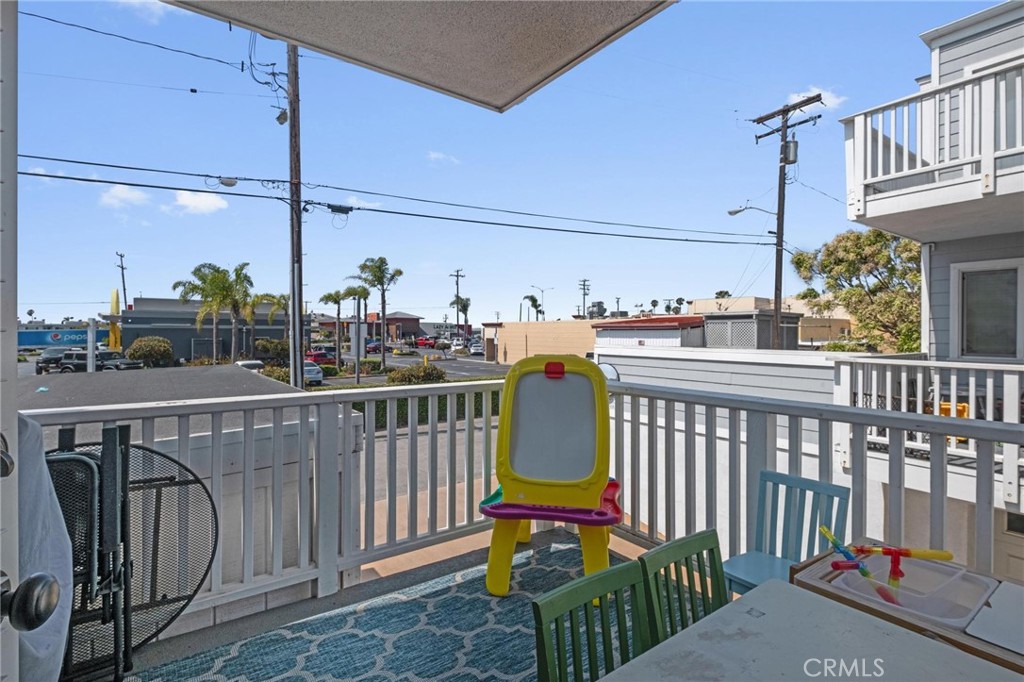 1208 Tennyson Street 8