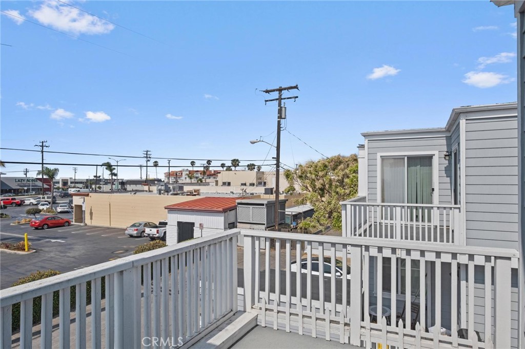 1208 Tennyson Street 8