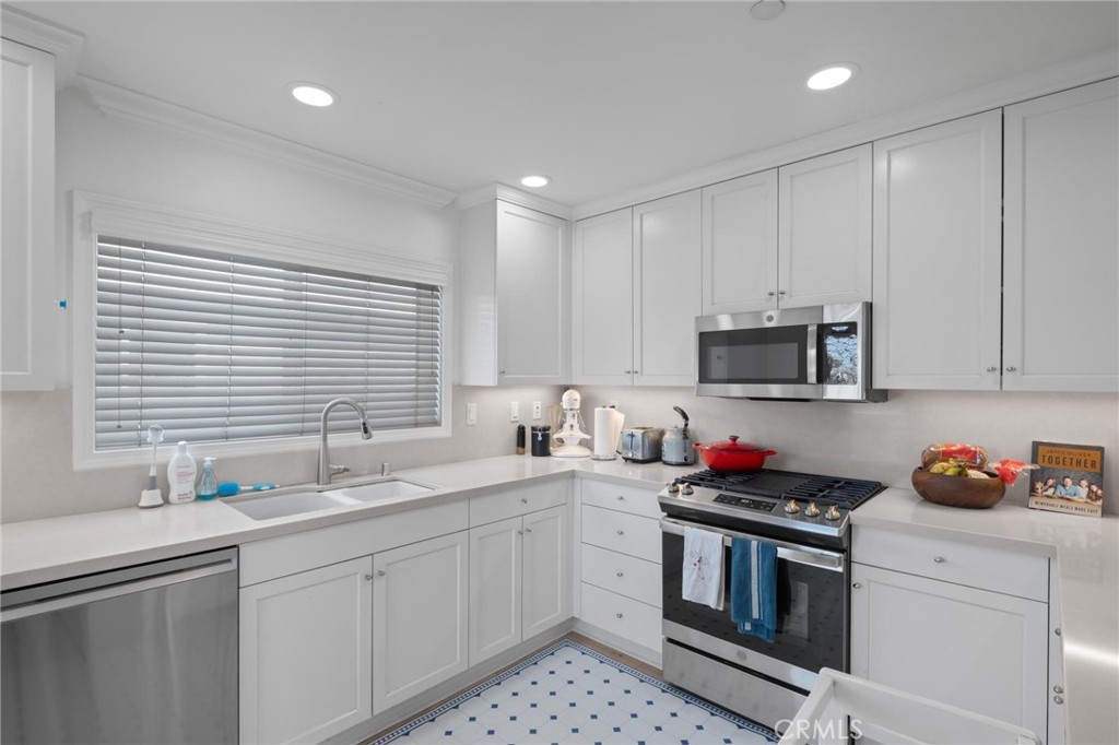 1208 Tennyson Street 8