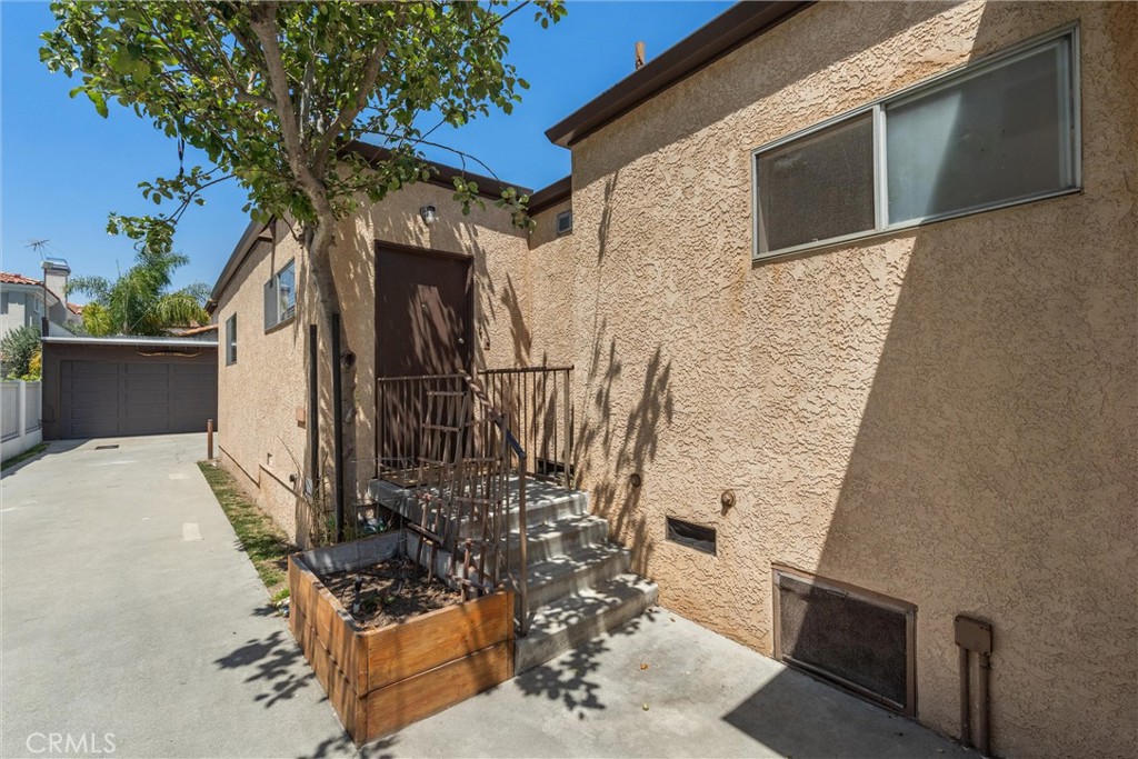 2121 Marshallfield Lane