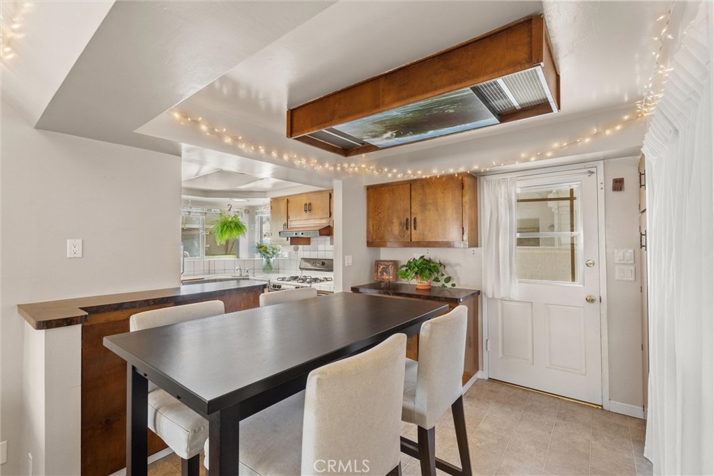 2121 Marshallfield Lane