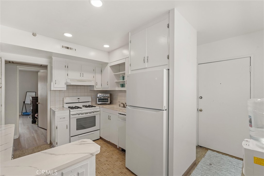 2121 Marshallfield Lane