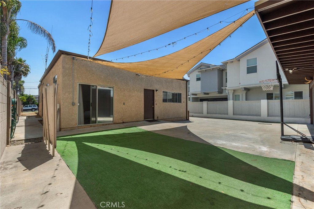 2121 Marshallfield Lane