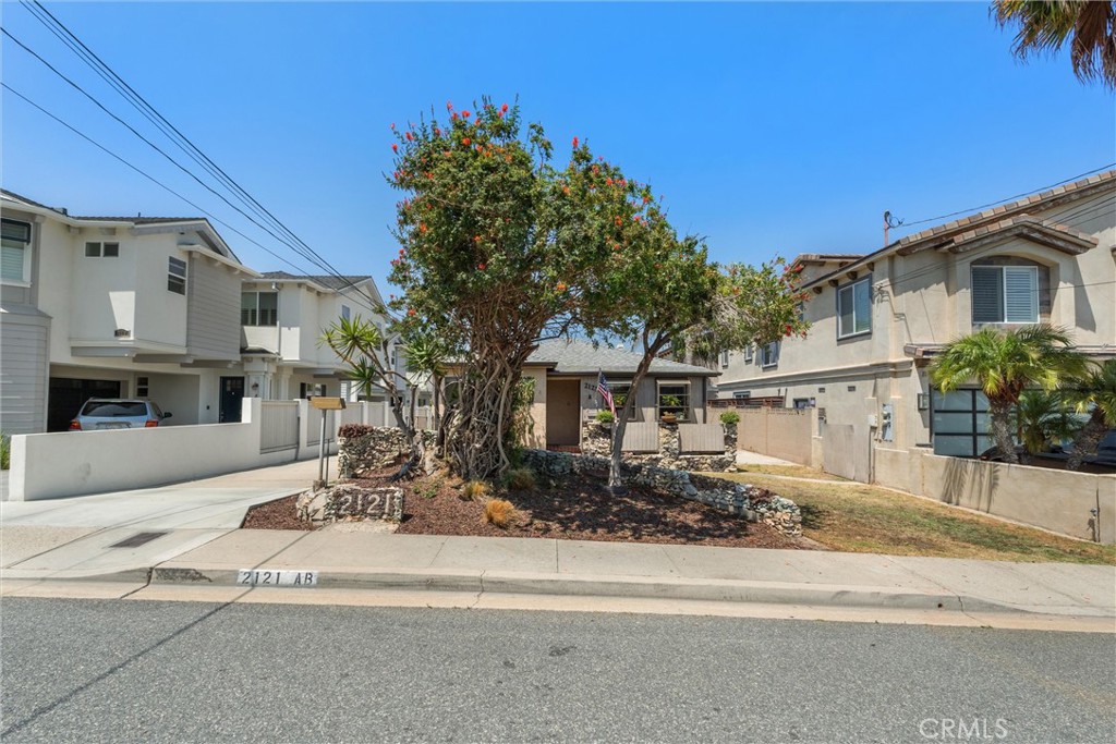 2121 Marshallfield Lane