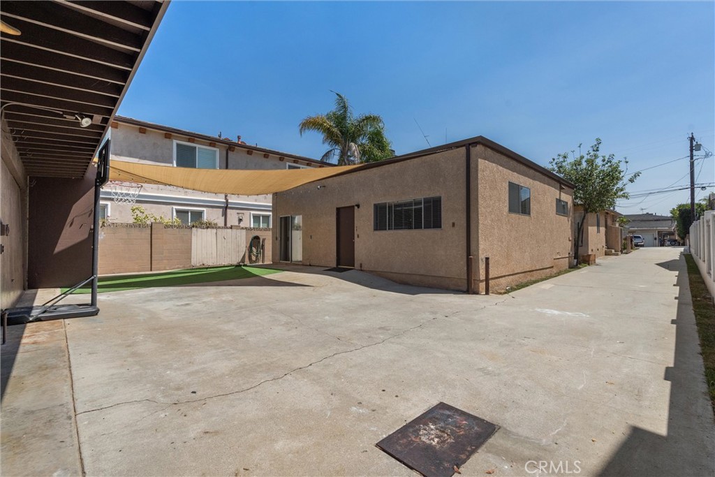 2121 Marshallfield Lane