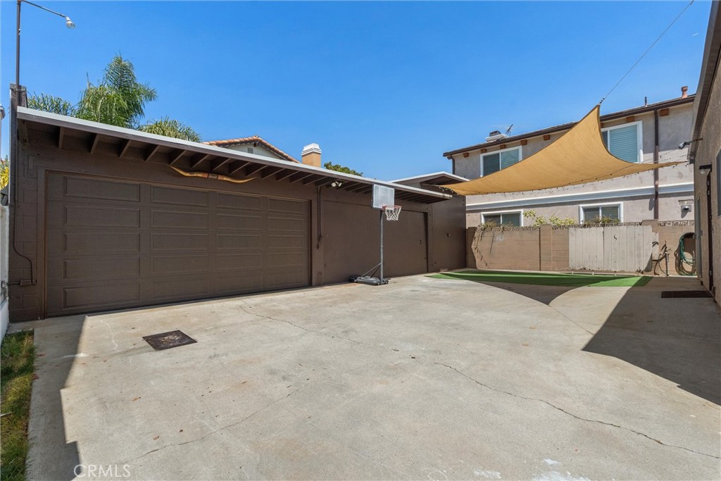 2121 Marshallfield Lane