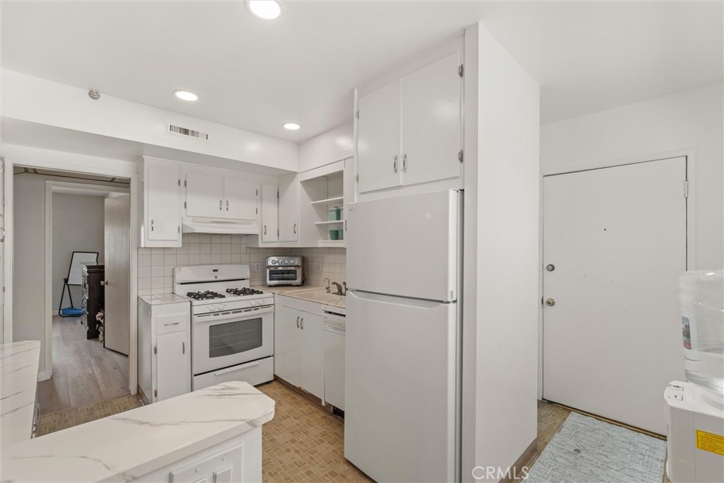 2121 Marshallfield Lane