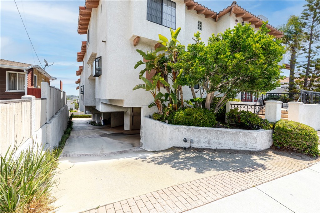 210 S Prospect Avenue 2