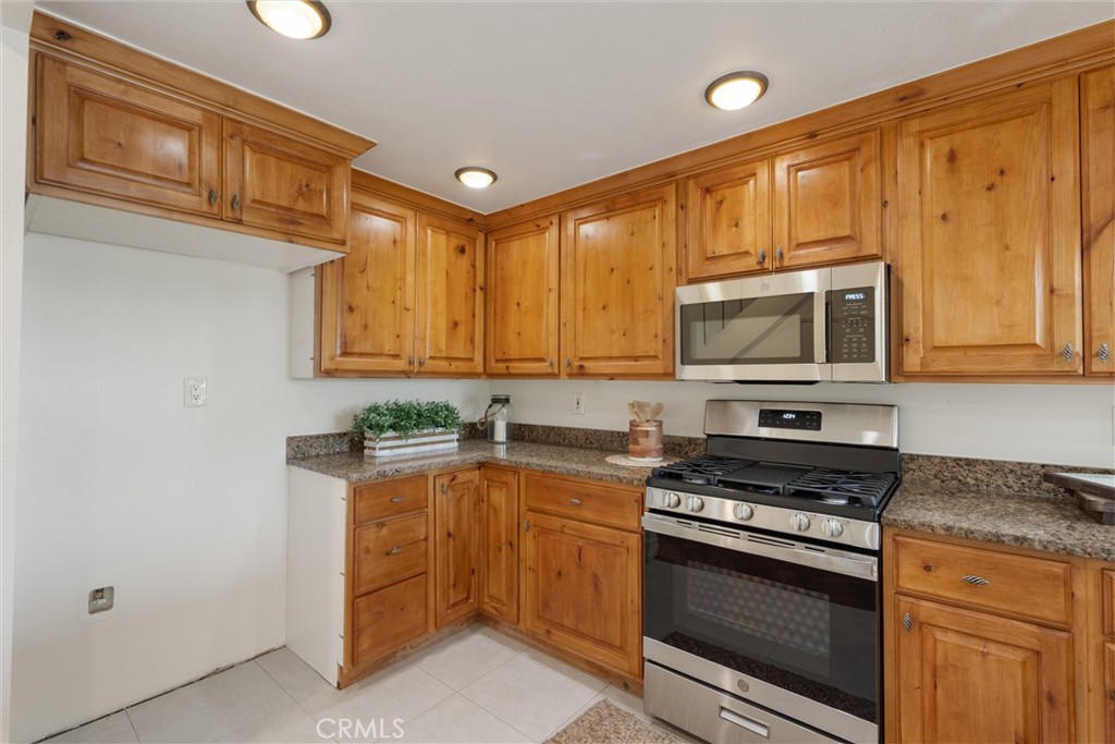 1112 Beryl Street 8