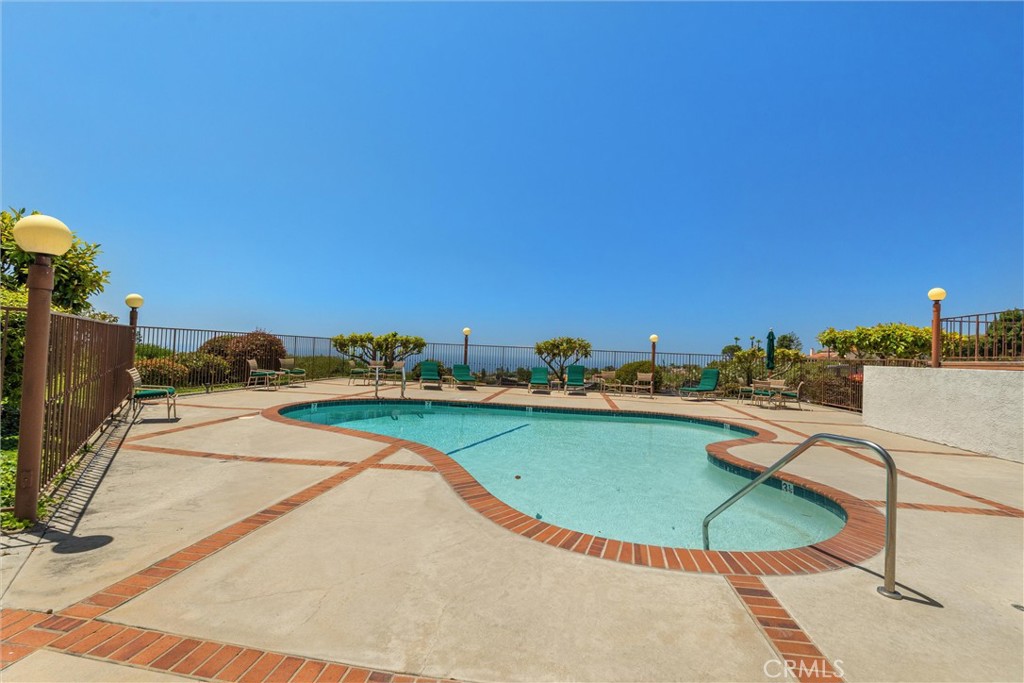 25 Ocean Crest Court
