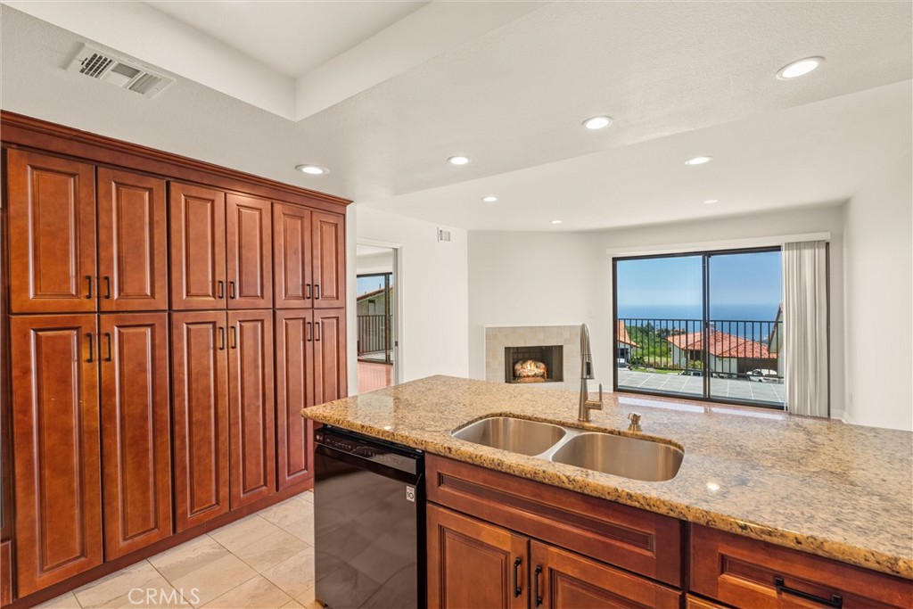 25 Ocean Crest Court