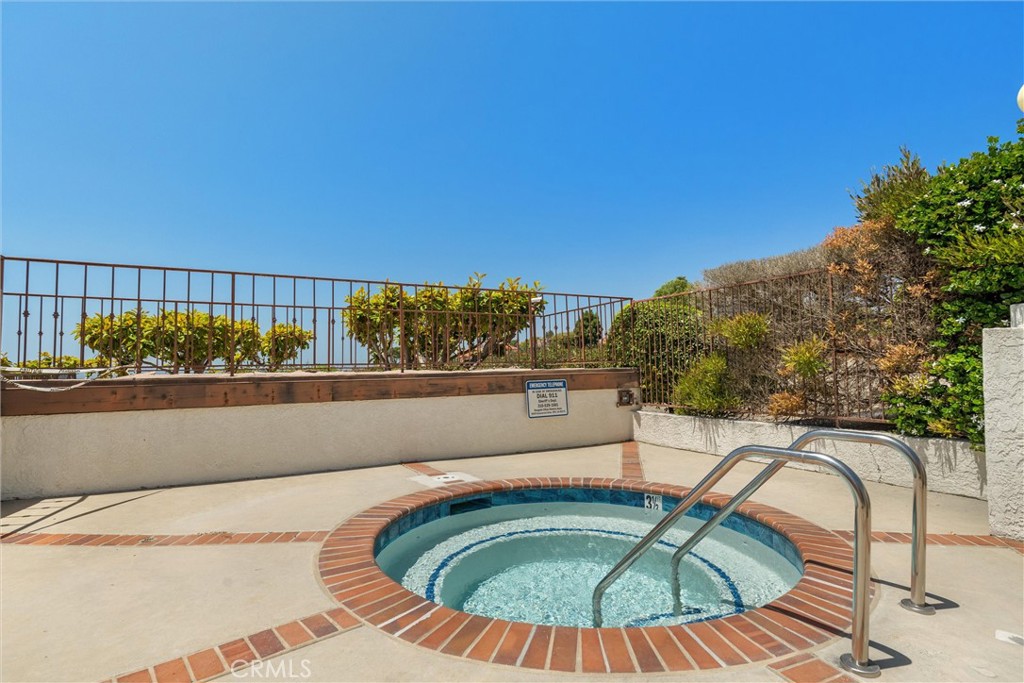 25 Ocean Crest Court
