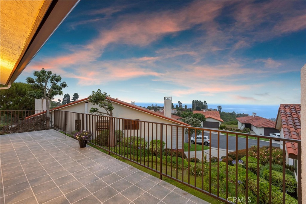 25 Ocean Crest Court