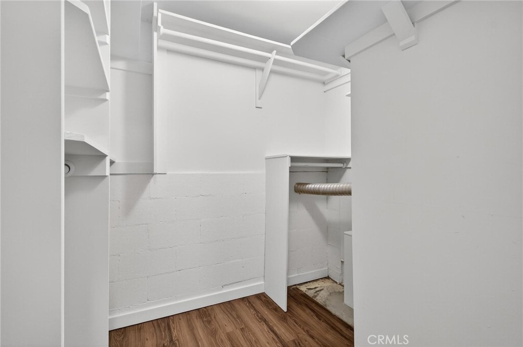 4416 The Strand B