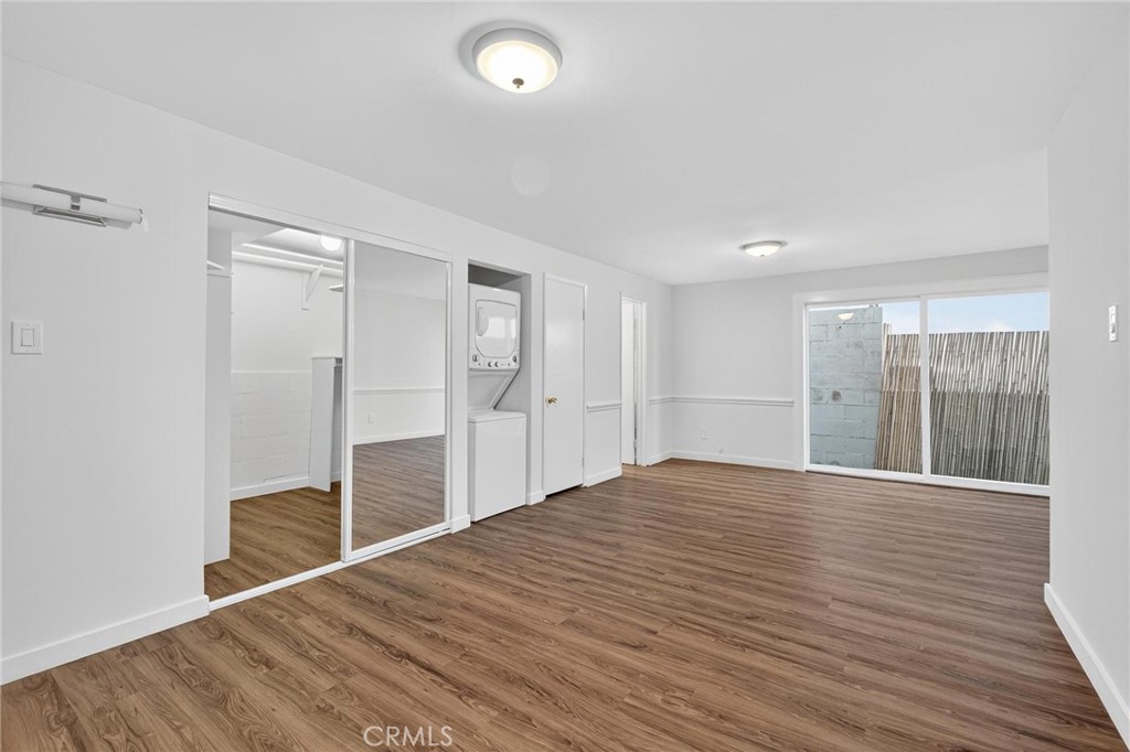 4416 The Strand B
