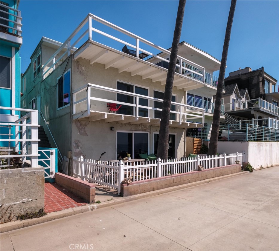 4416 The Strand B