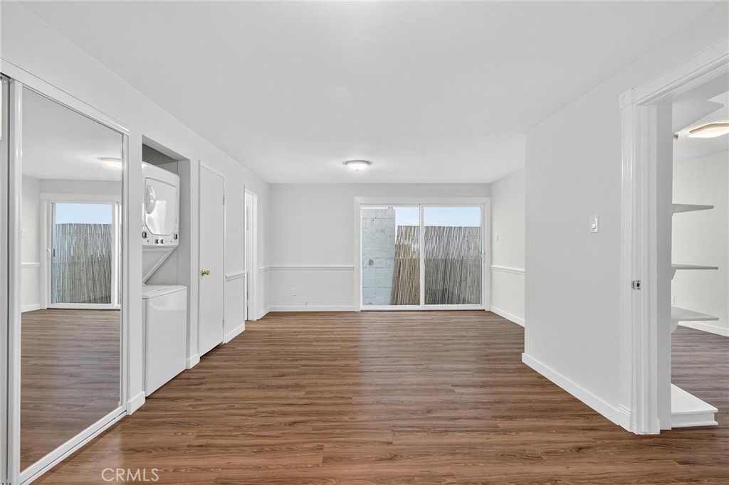 4416 The Strand B