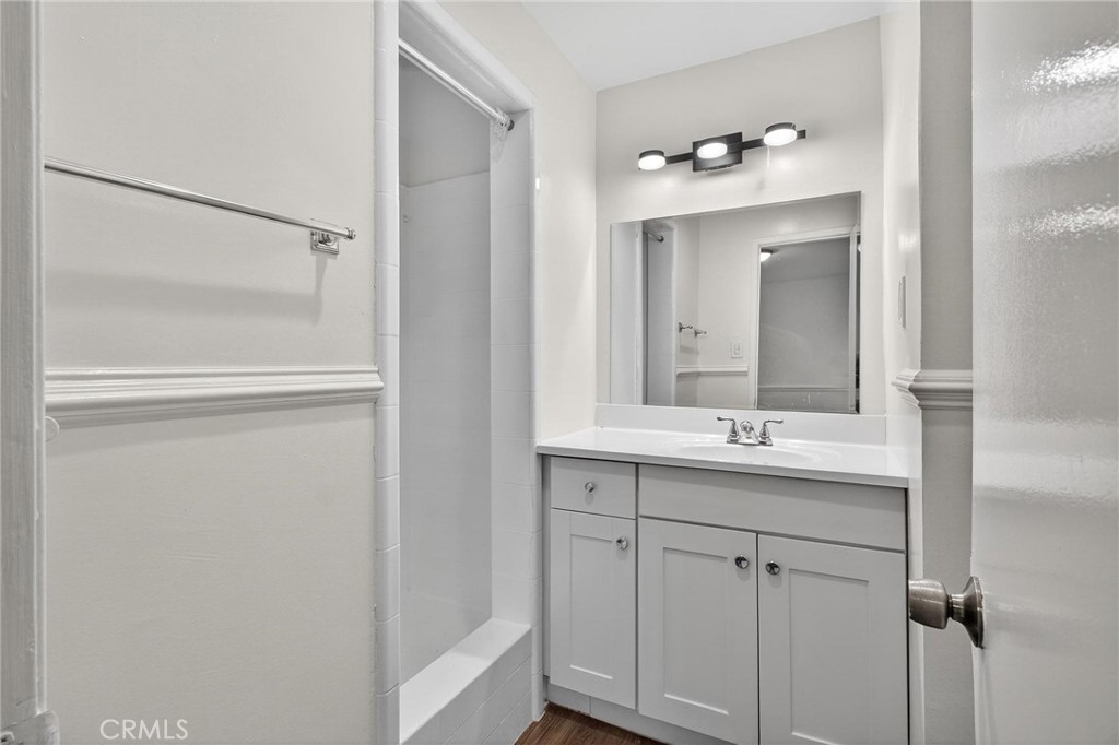 4416 The Strand B
