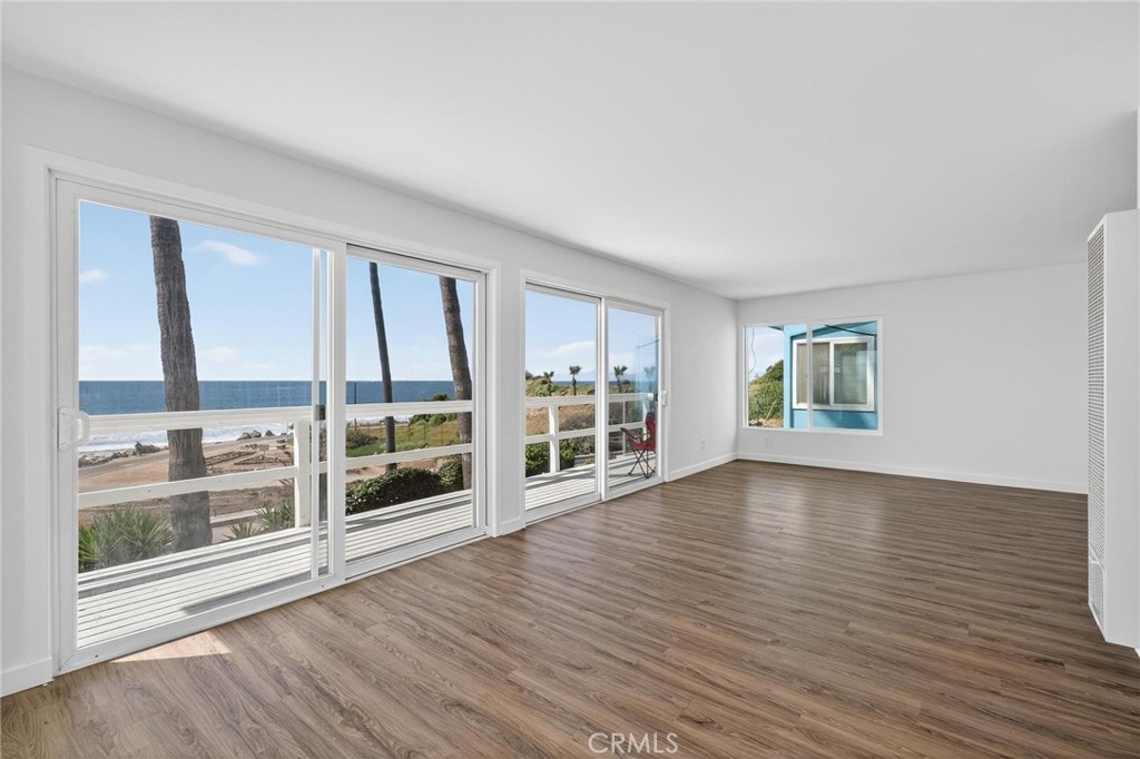 4416 The Strand B