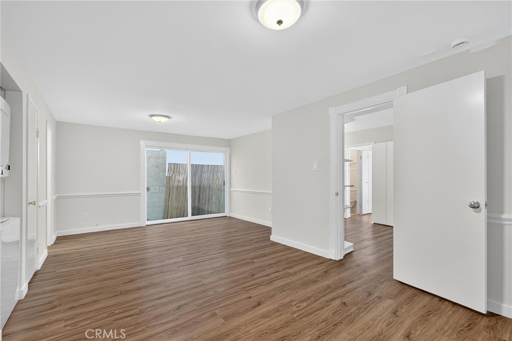 4416 The Strand B