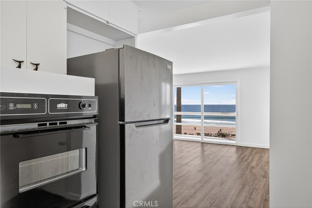 4416 The Strand B