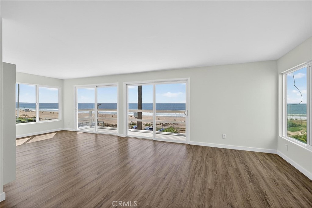 4416 The Strand B