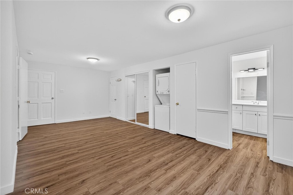 4416 The Strand B