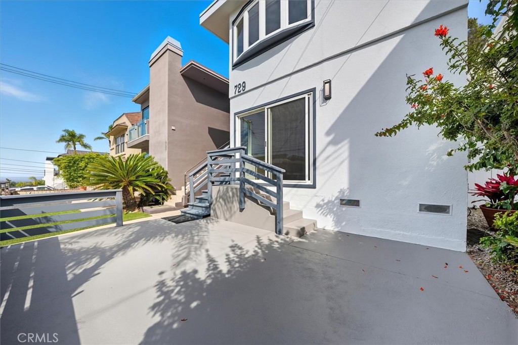 729 Longfellow
