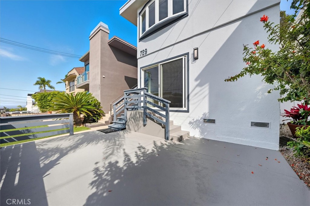 729 Longfellow