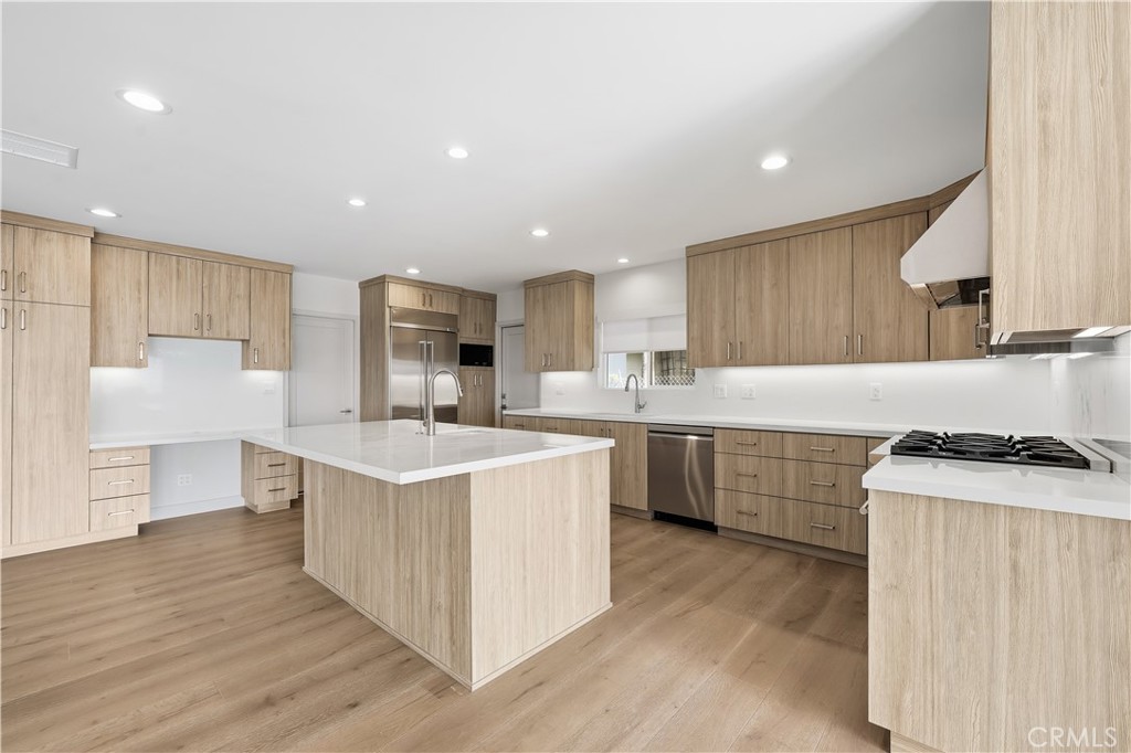 5527 Burning Tree Drive