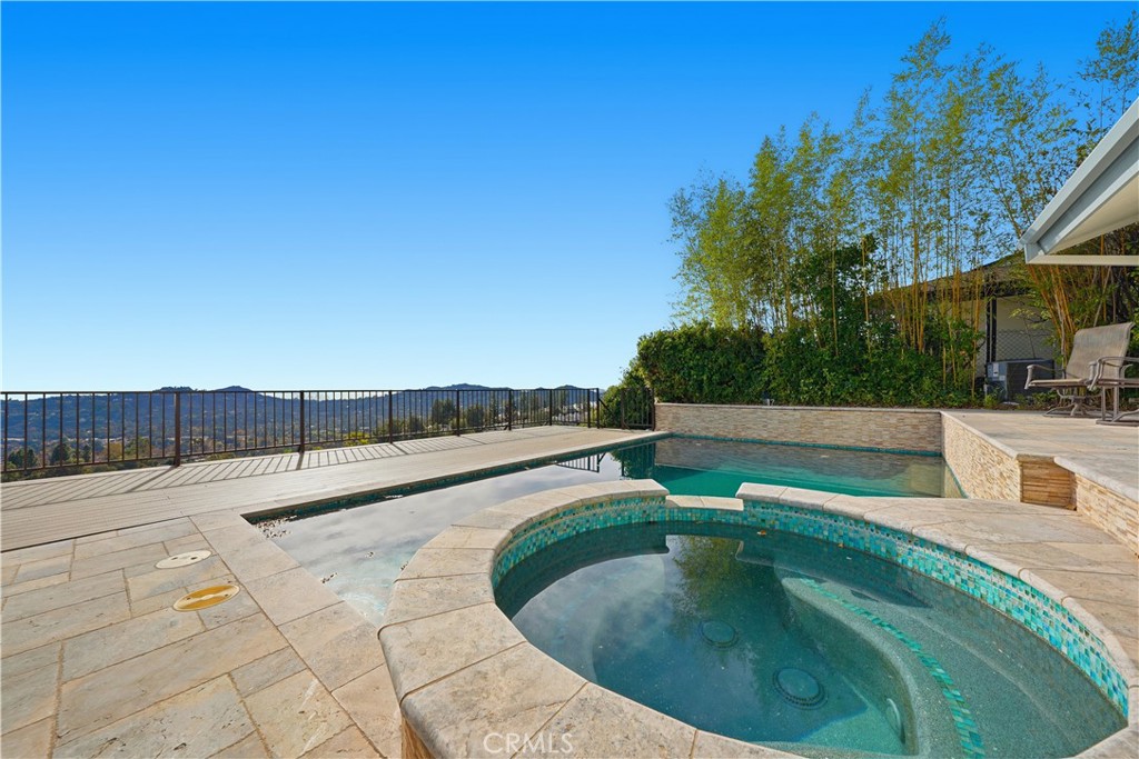 5527 Burning Tree Drive