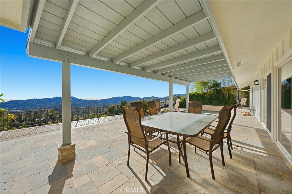 5527 Burning Tree Drive