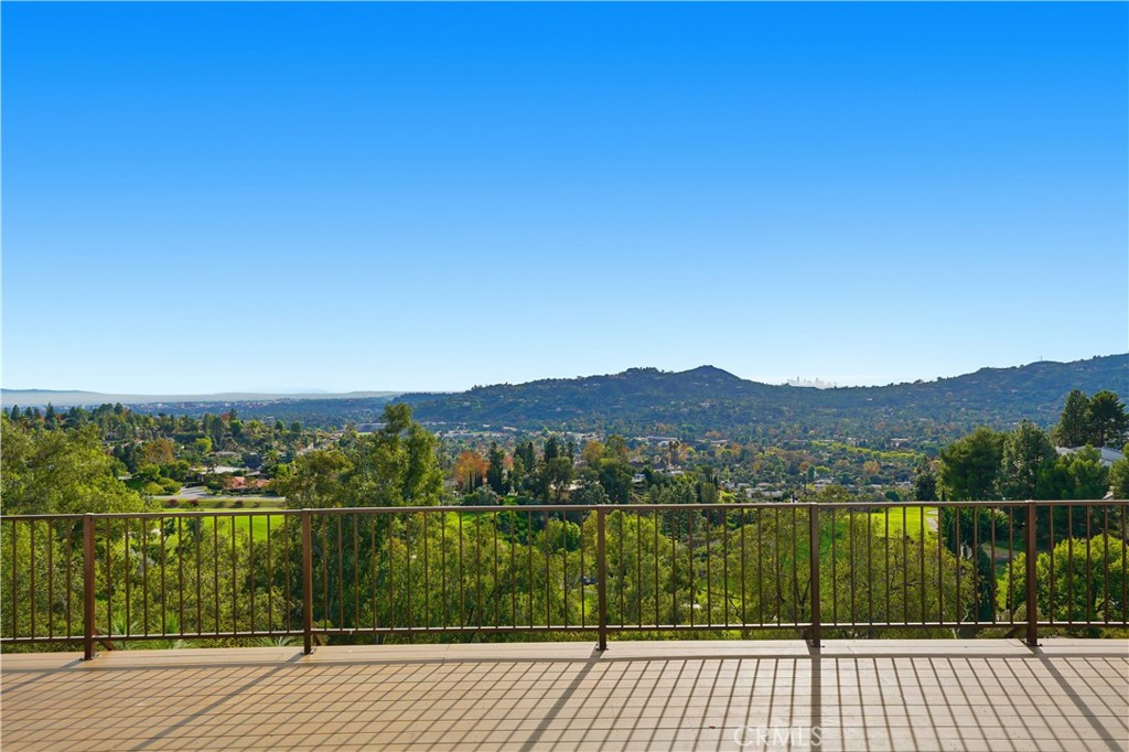 5527 Burning Tree Drive