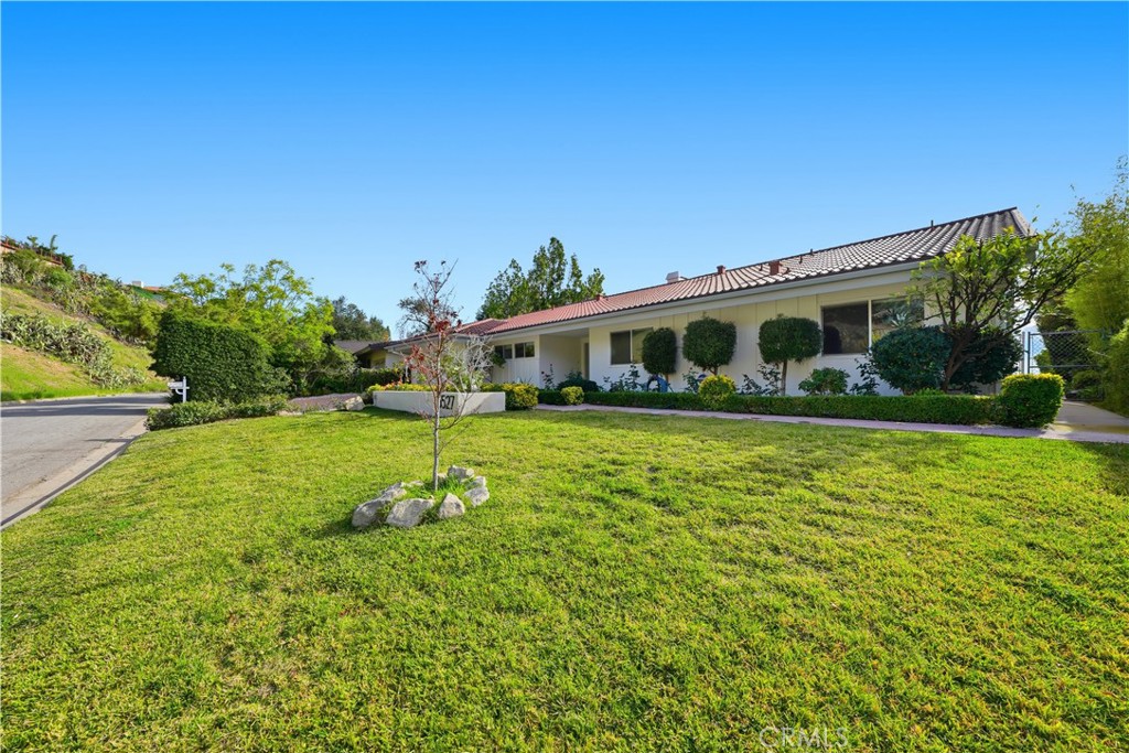 5527 Burning Tree Drive