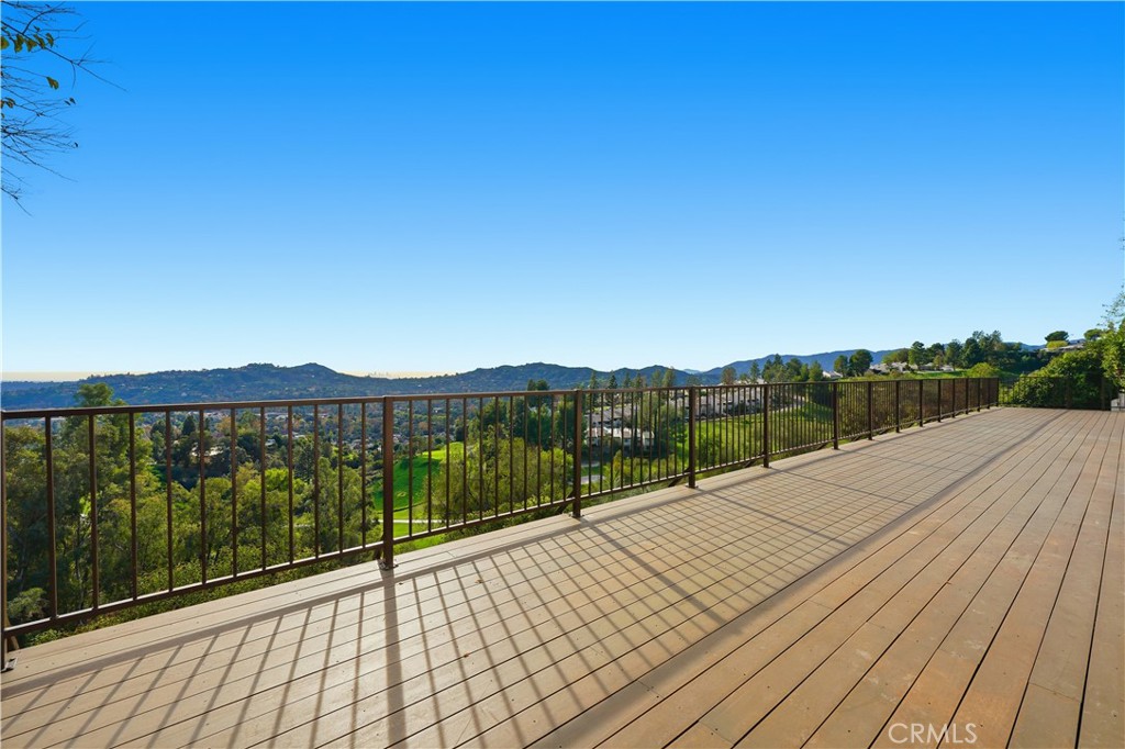 5527 Burning Tree Drive