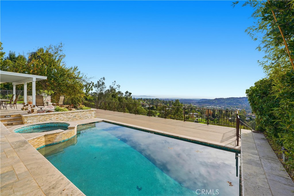 5527 Burning Tree Drive