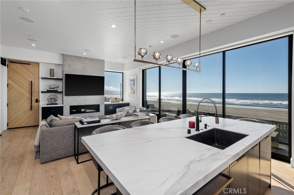 2200 The Strand A