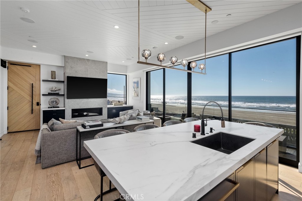 2200 The Strand A