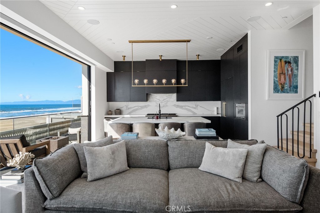 2200 The Strand A