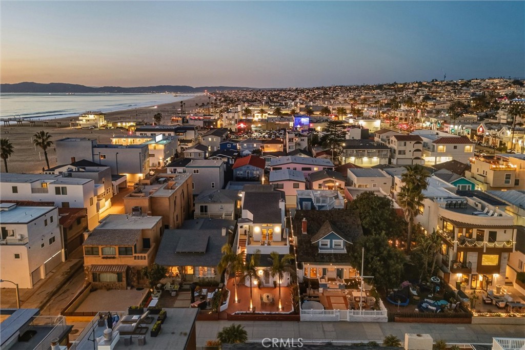 28 10th Ct (9th St walkstreet)