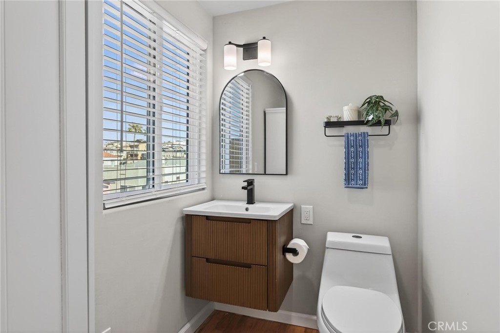 28 10th Ct (9th St walkstreet)