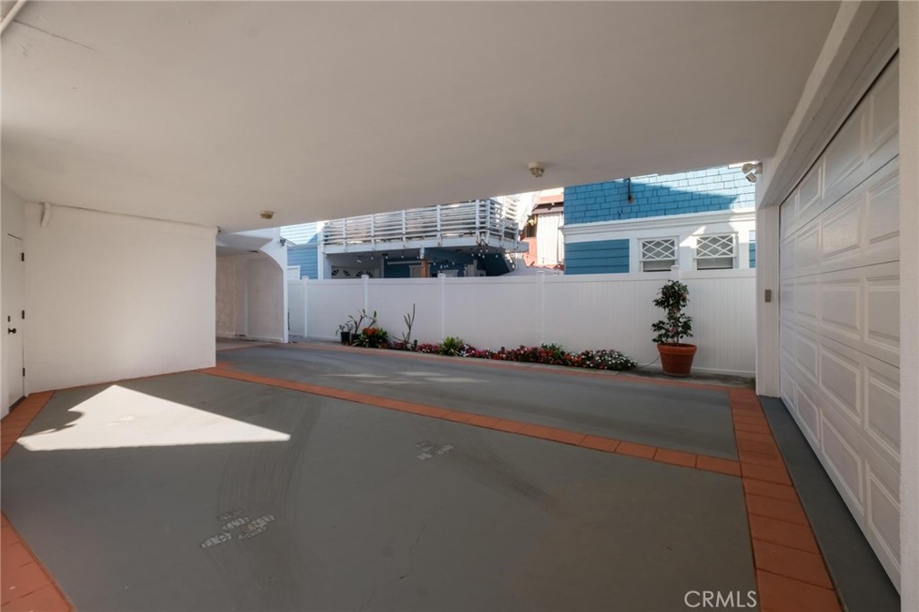 28 10th Ct (9th St walkstreet)