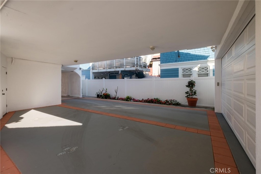 28 10th Ct (9th St walkstreet)
