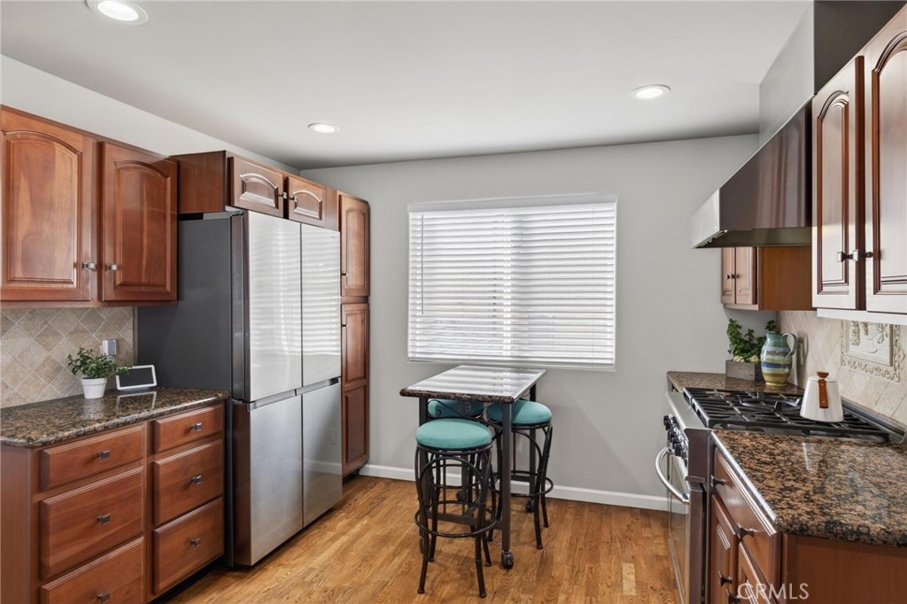 28 10th Ct (9th St walkstreet)