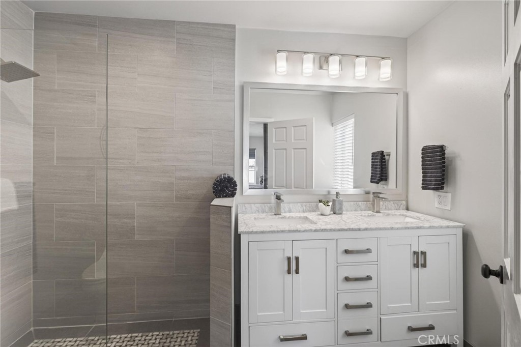 28 10th Ct (9th St walkstreet)