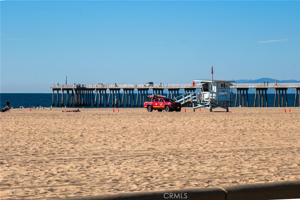 28 10th Ct (9th St walkstreet)