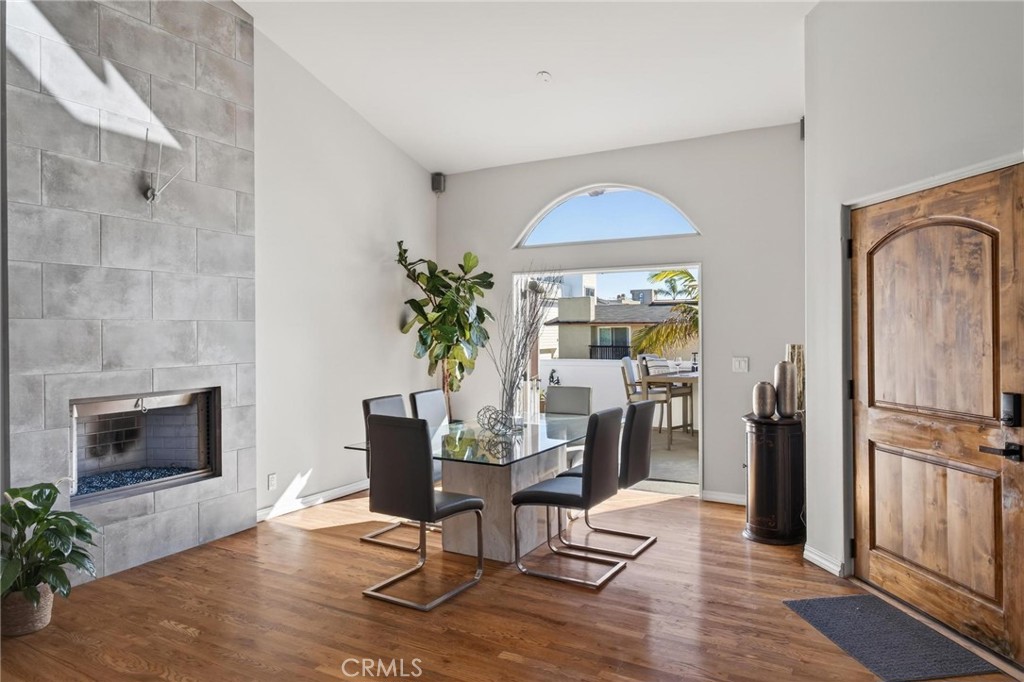 28 10th Ct (9th St walkstreet)