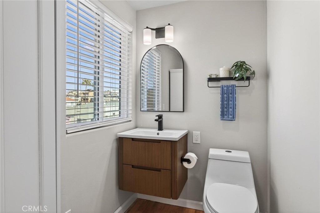 28 10th Ct (9th St walkstreet)