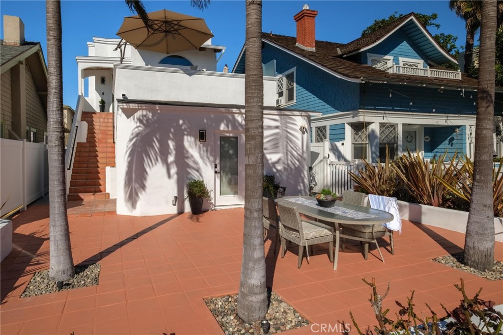 28 10th Ct (9th St walkstreet)