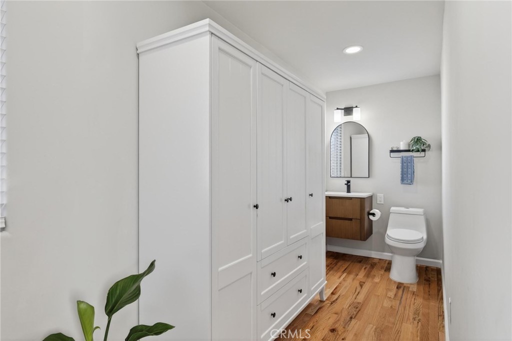 28 10th Ct (9th St walkstreet)